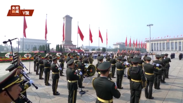 习近平等出席烈士纪念日向人民英雄敬献花篮仪式